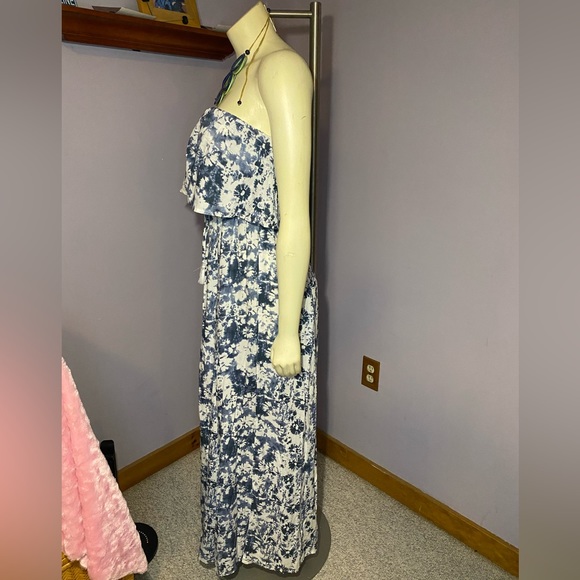 Japna Off-Shoulder Maxi Dress - Picture 4 of 13